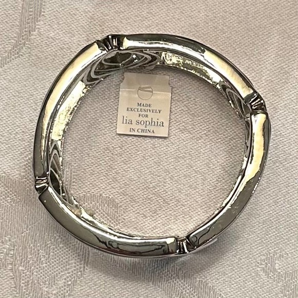 Jet Black Enamel Inlay & Silver Tone Stretch Bracelet - Picture 10 of 11